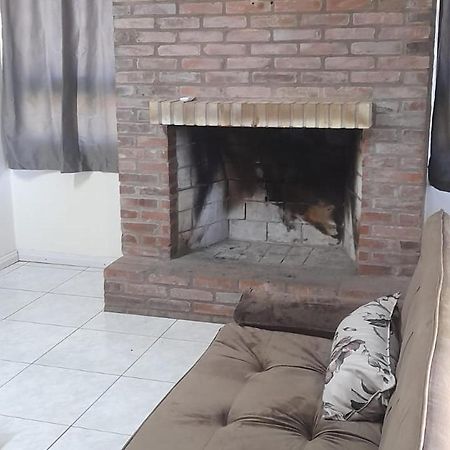 كانيلا Casa Ampla Com Lareira E Churrasqueira المظهر الخارجي الصورة