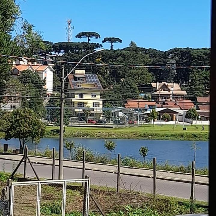 كانيلا Casa Ampla Com Lareira E Churrasqueira المظهر الخارجي الصورة