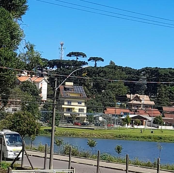 كانيلا Casa Ampla Com Lareira E Churrasqueira المظهر الخارجي الصورة